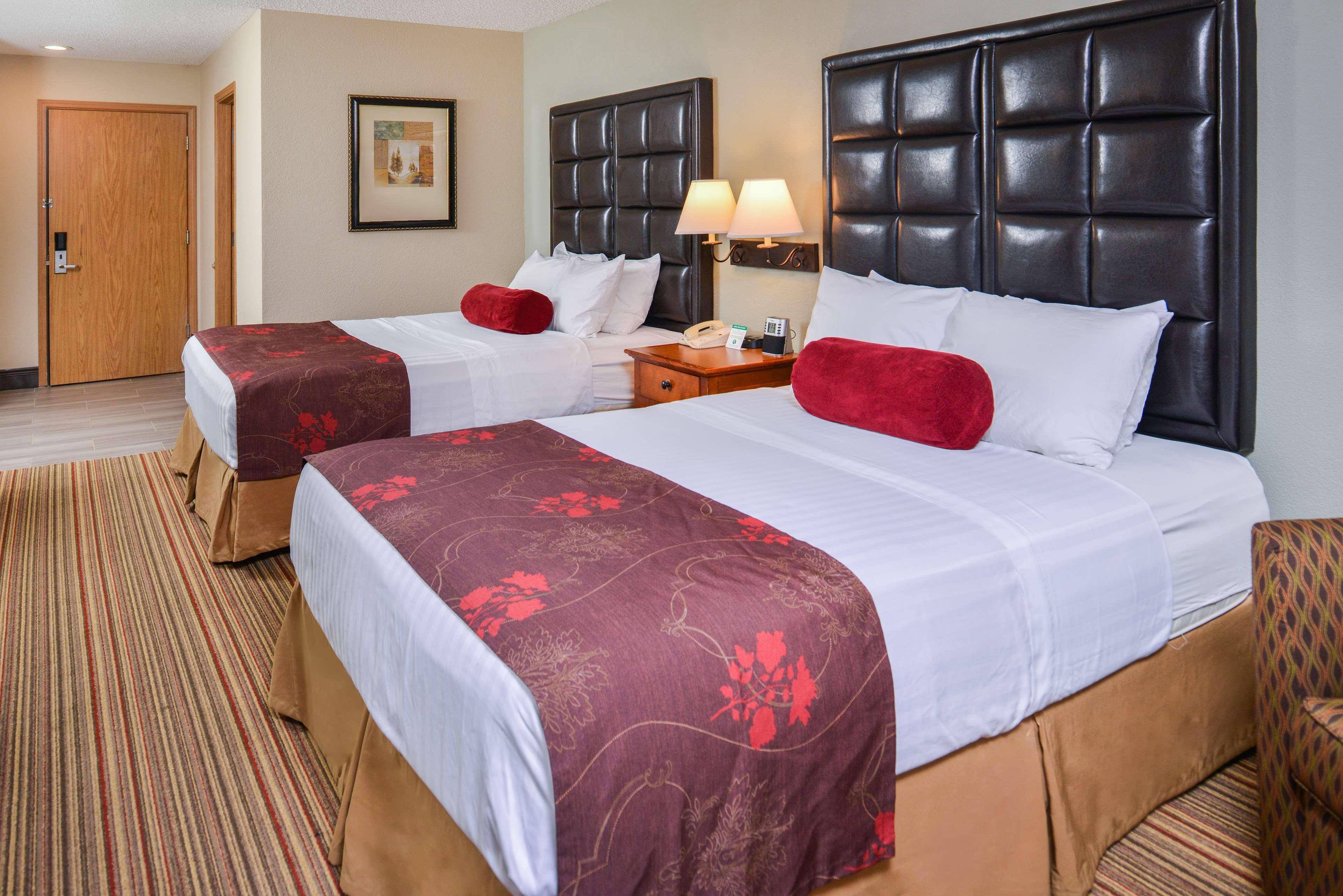 Best Western Plus Rama Inn Redmond Extérieur photo