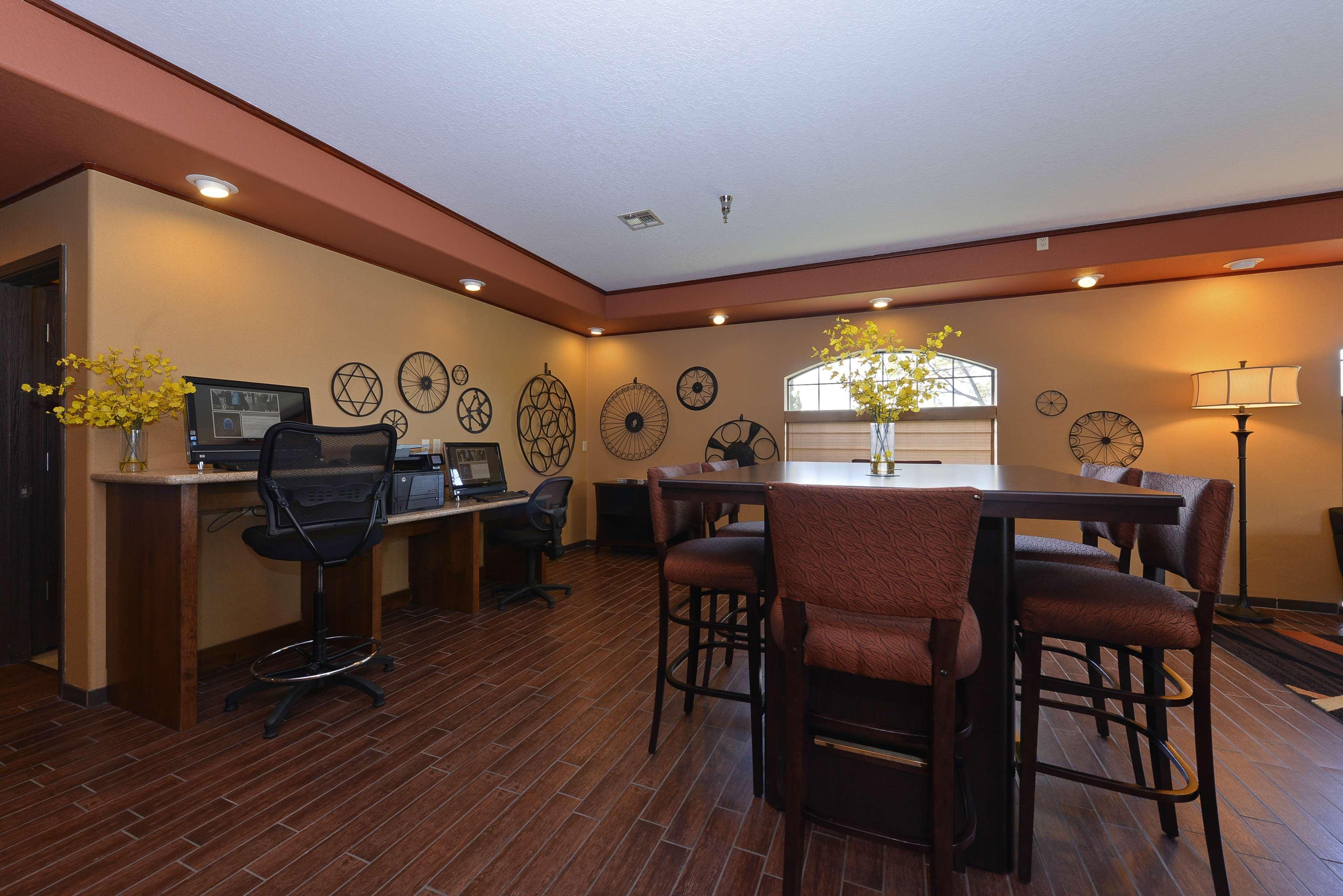 Best Western Plus Rama Inn Redmond Extérieur photo