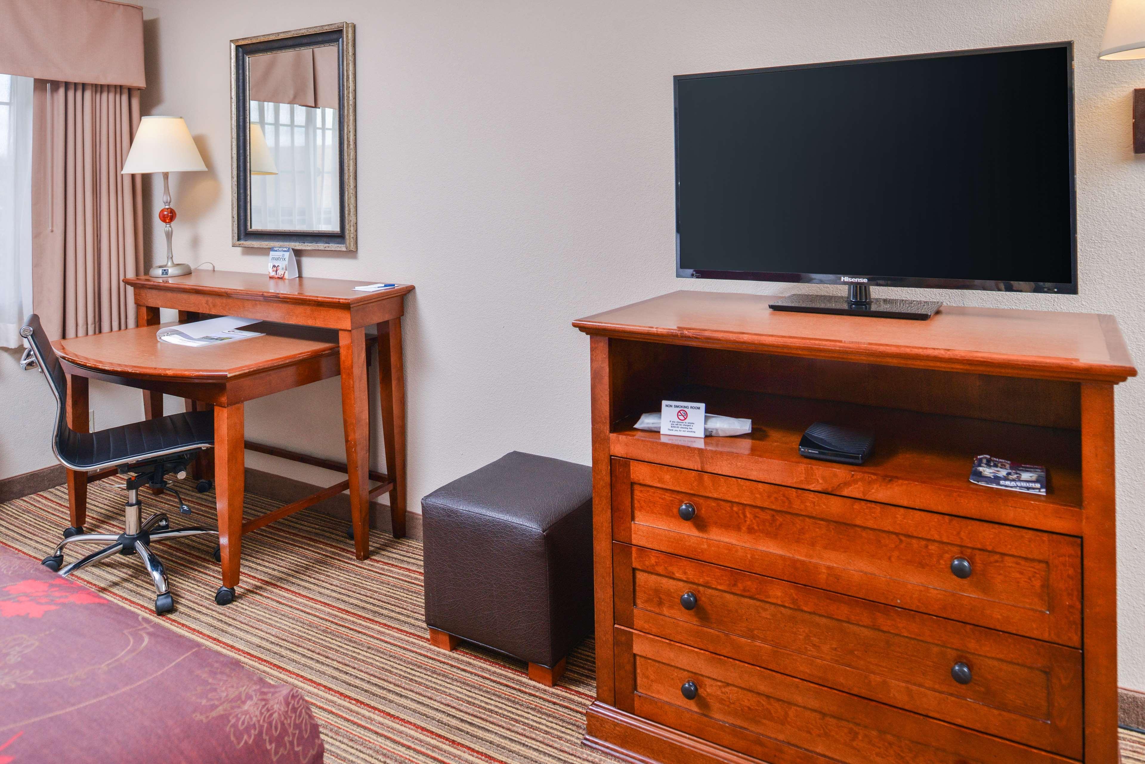 Best Western Plus Rama Inn Redmond Extérieur photo