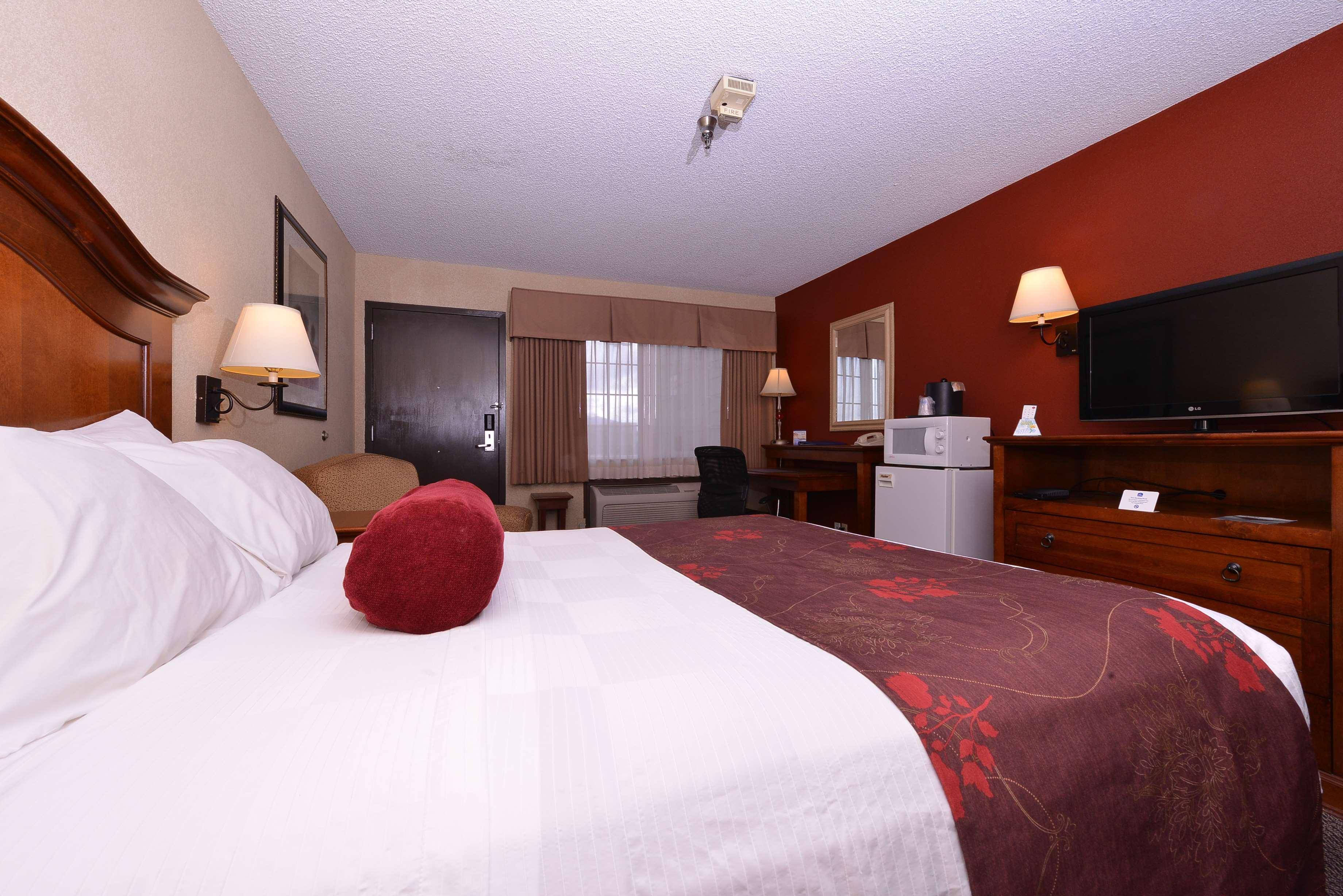 Best Western Plus Rama Inn Redmond Extérieur photo