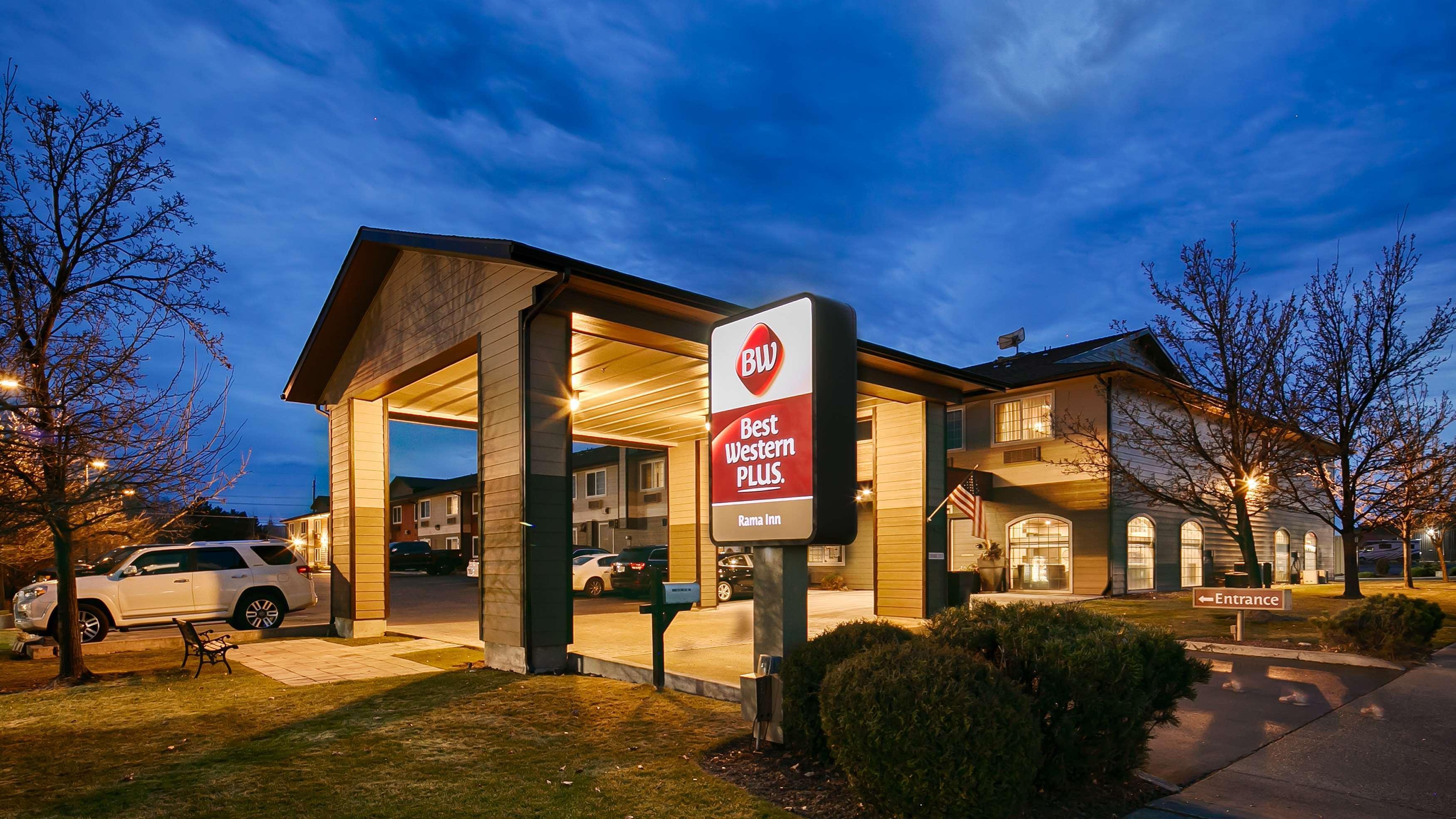 Best Western Plus Rama Inn Redmond Extérieur photo
