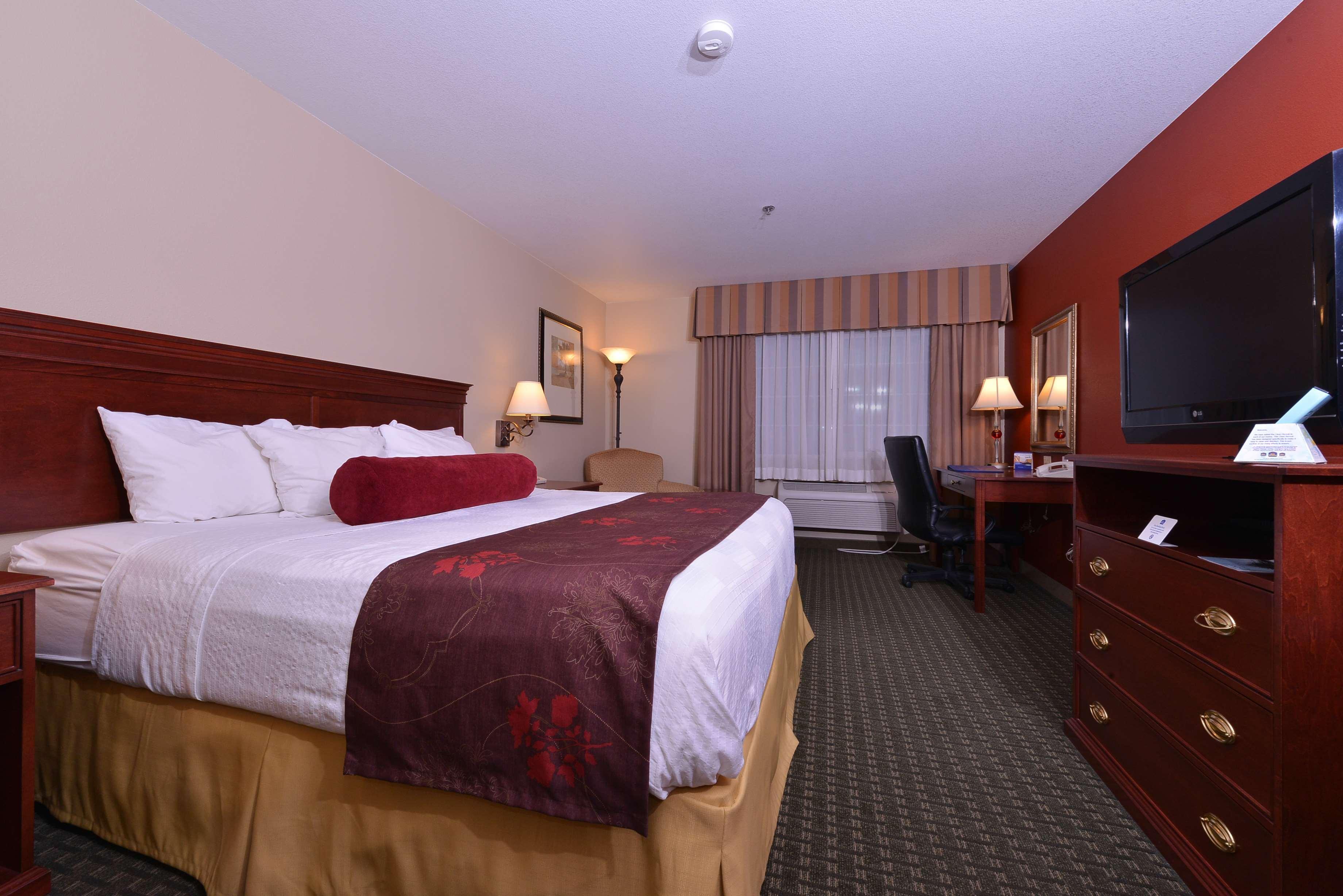 Best Western Plus Rama Inn Redmond Extérieur photo