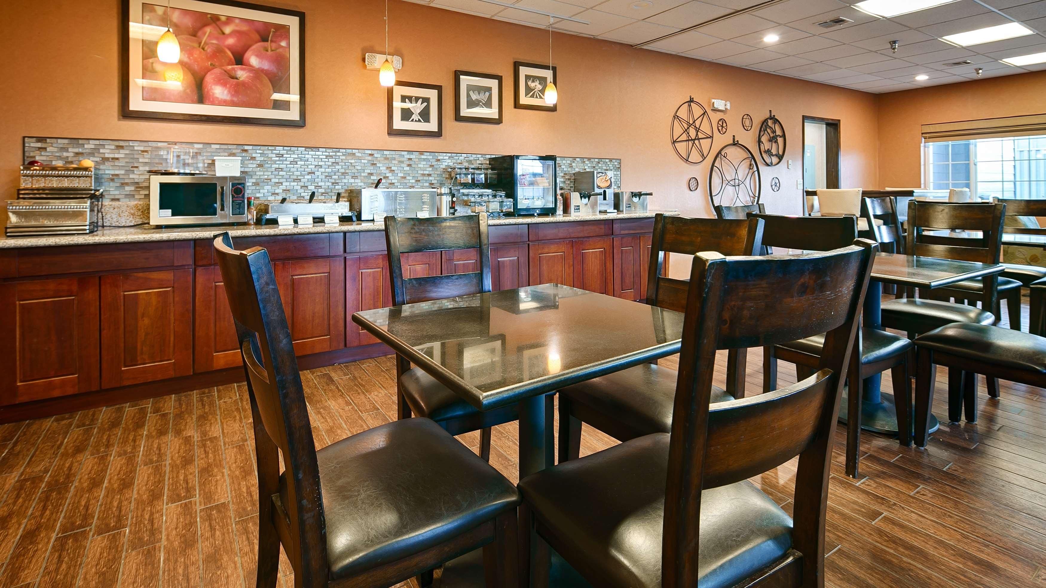 Best Western Plus Rama Inn Redmond Extérieur photo