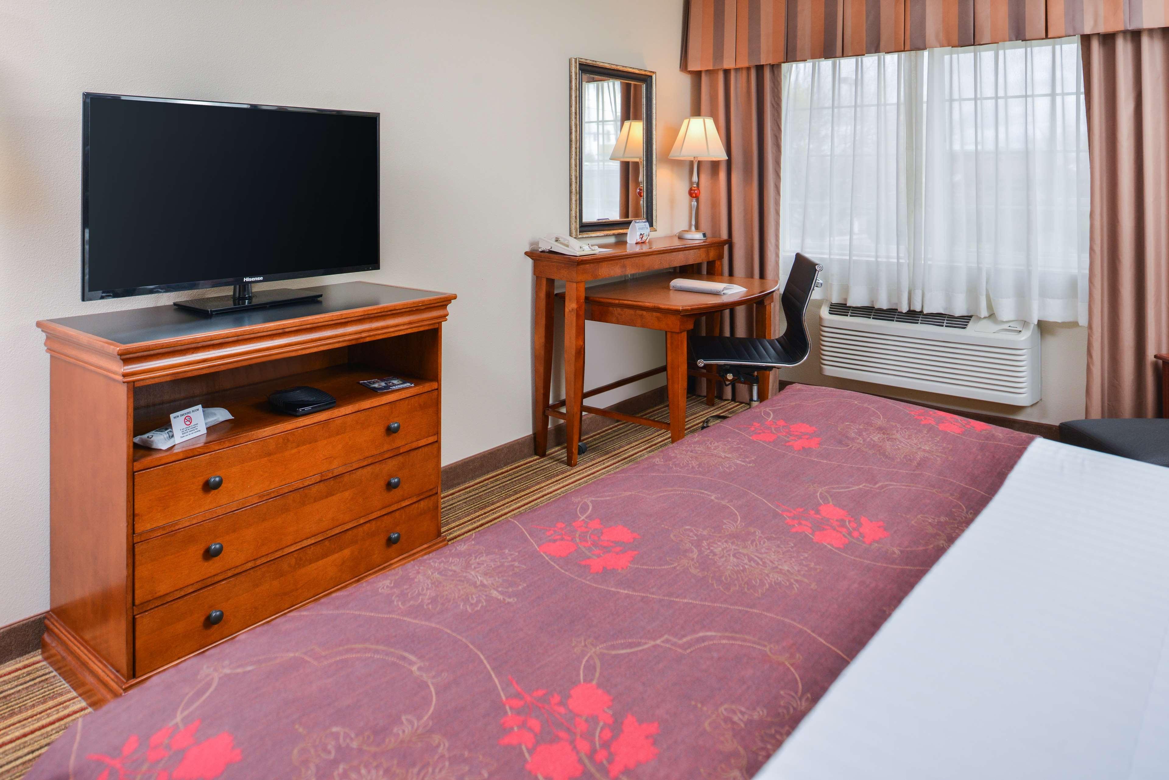 Best Western Plus Rama Inn Redmond Extérieur photo