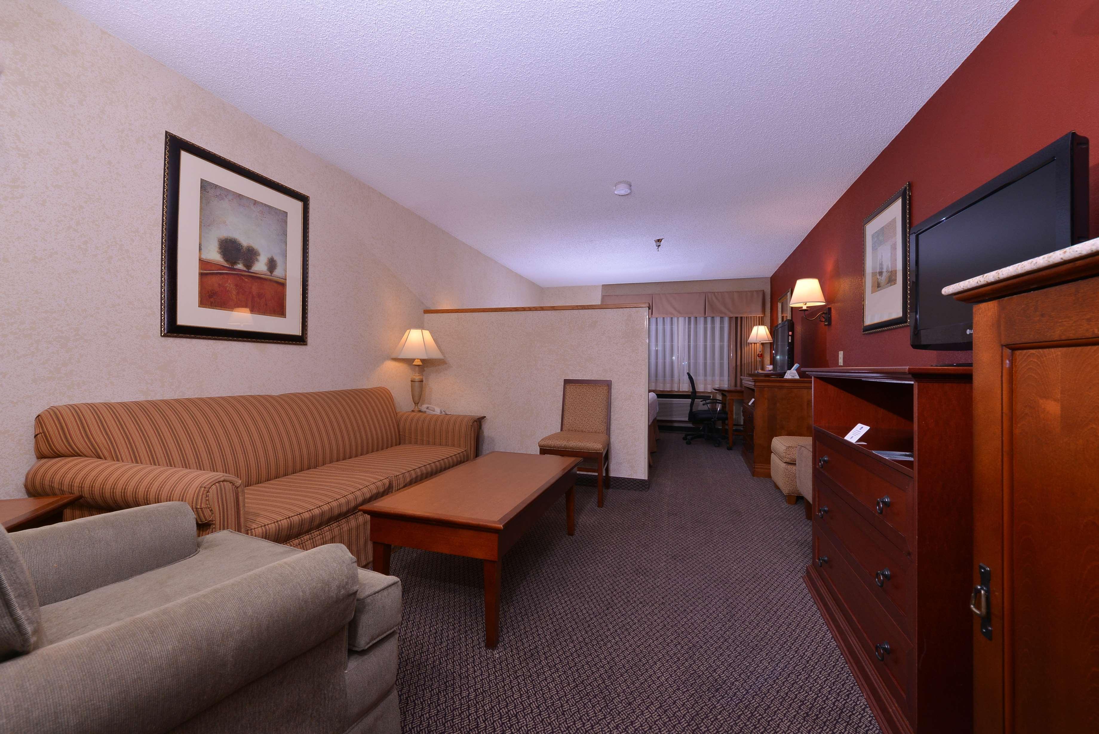 Best Western Plus Rama Inn Redmond Extérieur photo
