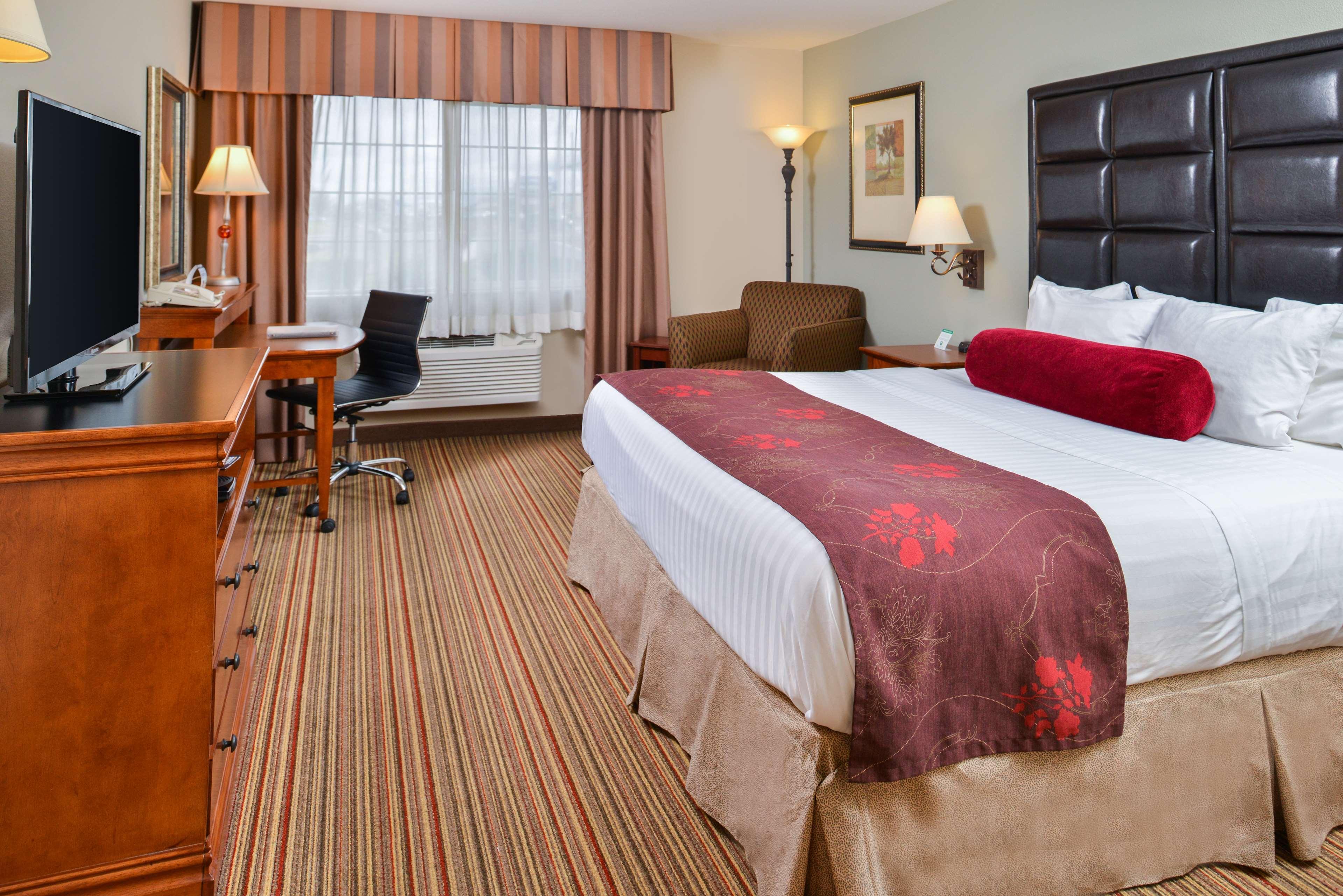 Best Western Plus Rama Inn Redmond Extérieur photo