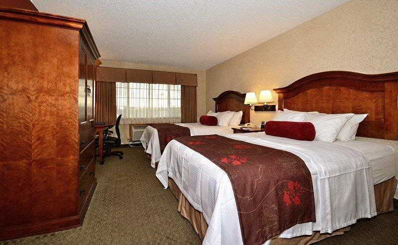 Best Western Plus Rama Inn Redmond Extérieur photo