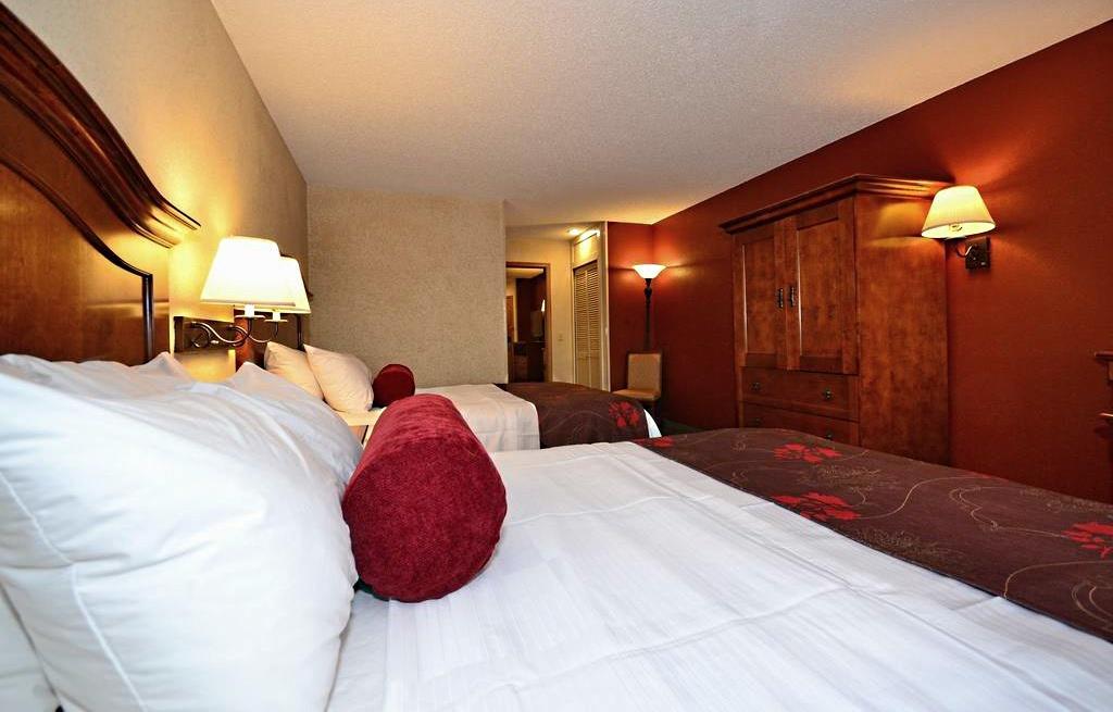 Best Western Plus Rama Inn Redmond Extérieur photo