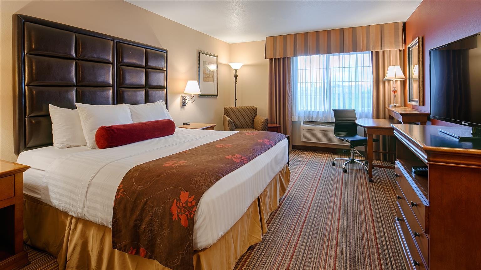 Best Western Plus Rama Inn Redmond Extérieur photo